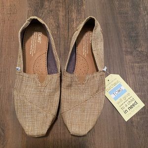 Toms